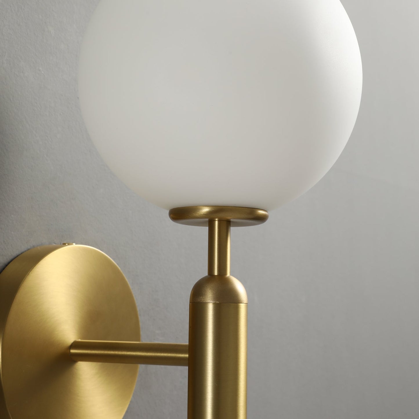 Miira Brass Wall Lamp