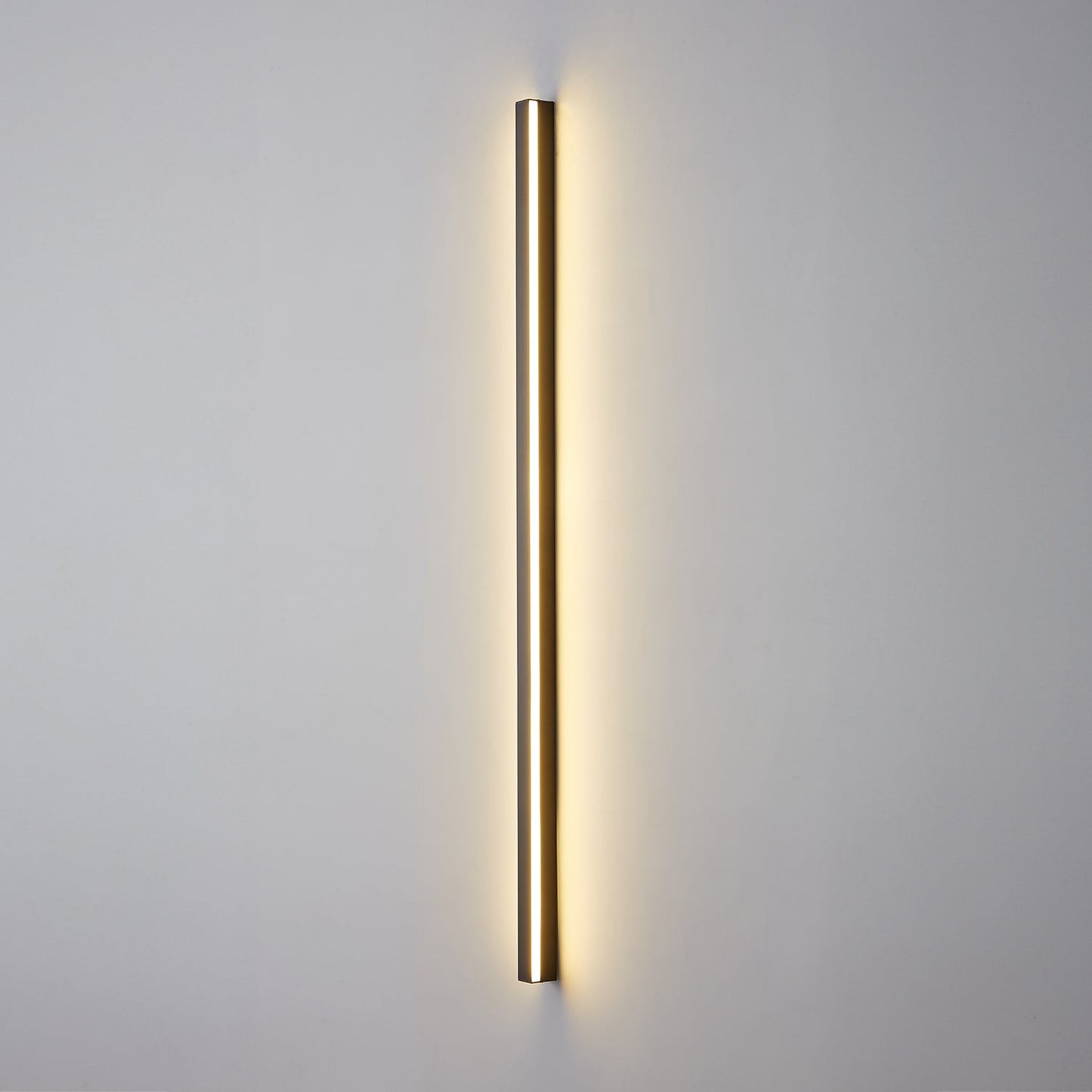 Tratto Wall Light