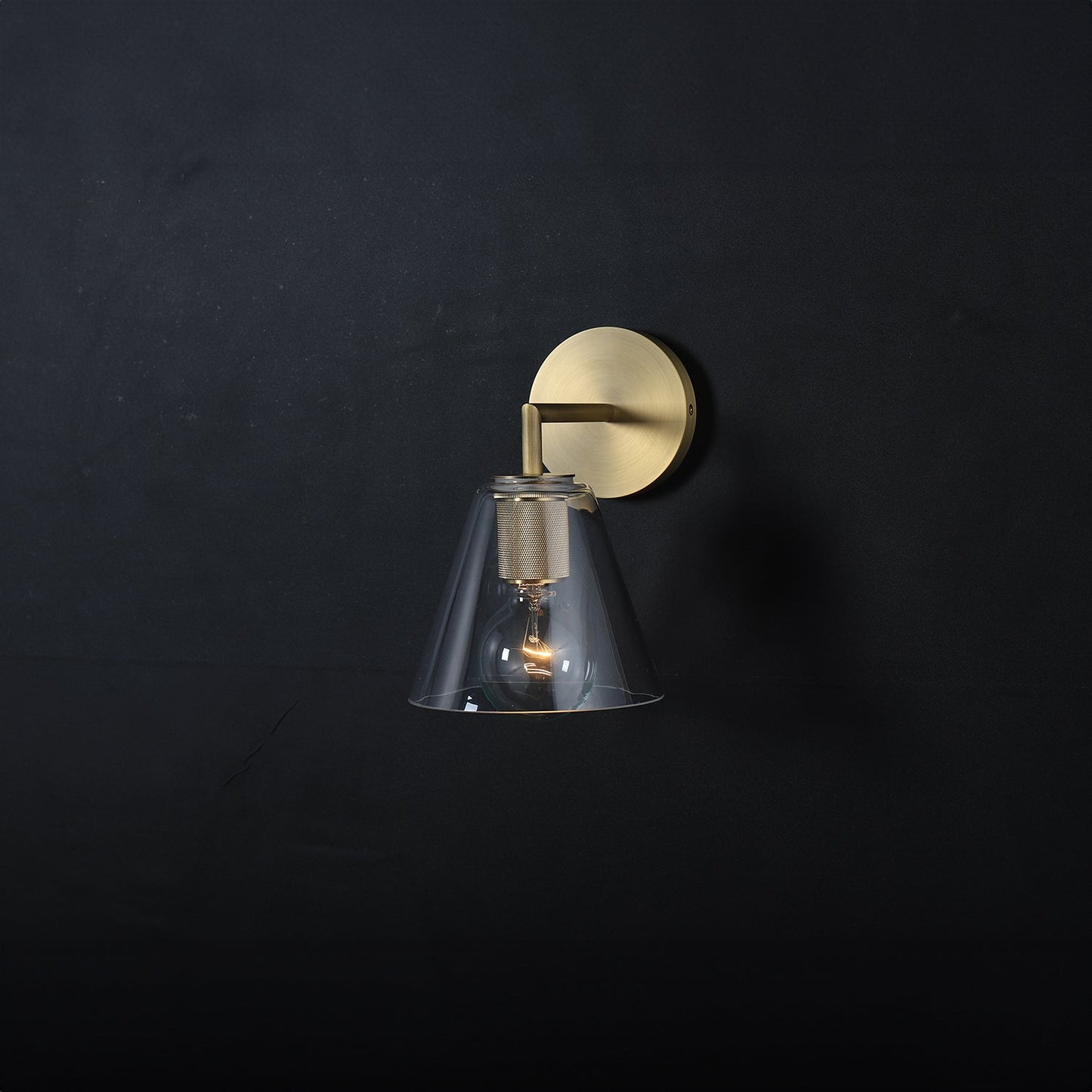 Utilitaire Funnel Shade Sconce