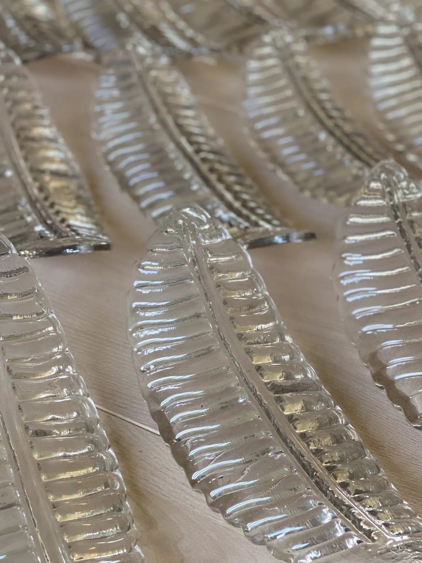 Murano Chandelier – 36 glass leaves – Smoked