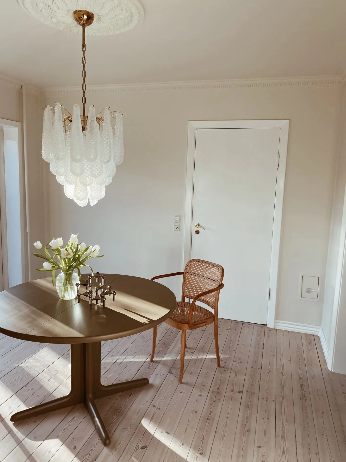 Murano Chandelier – Drop – 41 glasses – Opalino