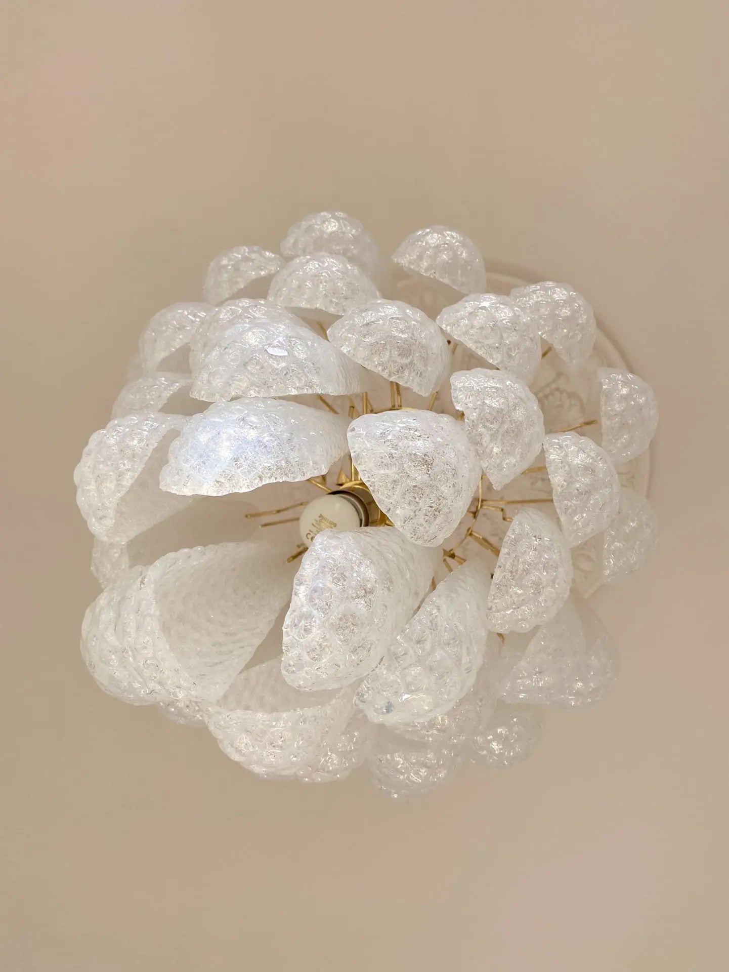 Murano Chandelier – Drop – 41 glasses – Opalino