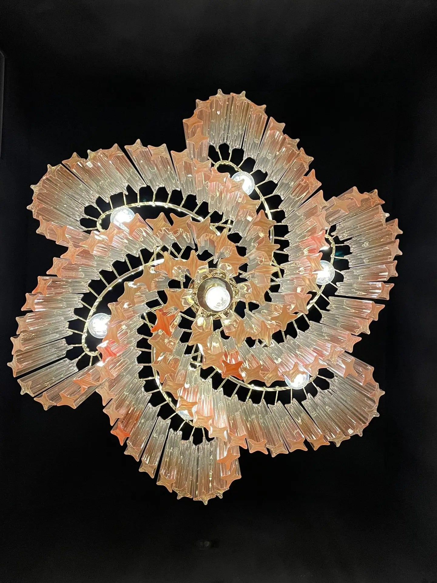 Murano Chandelier – Viennetta -114 prisms – Pink