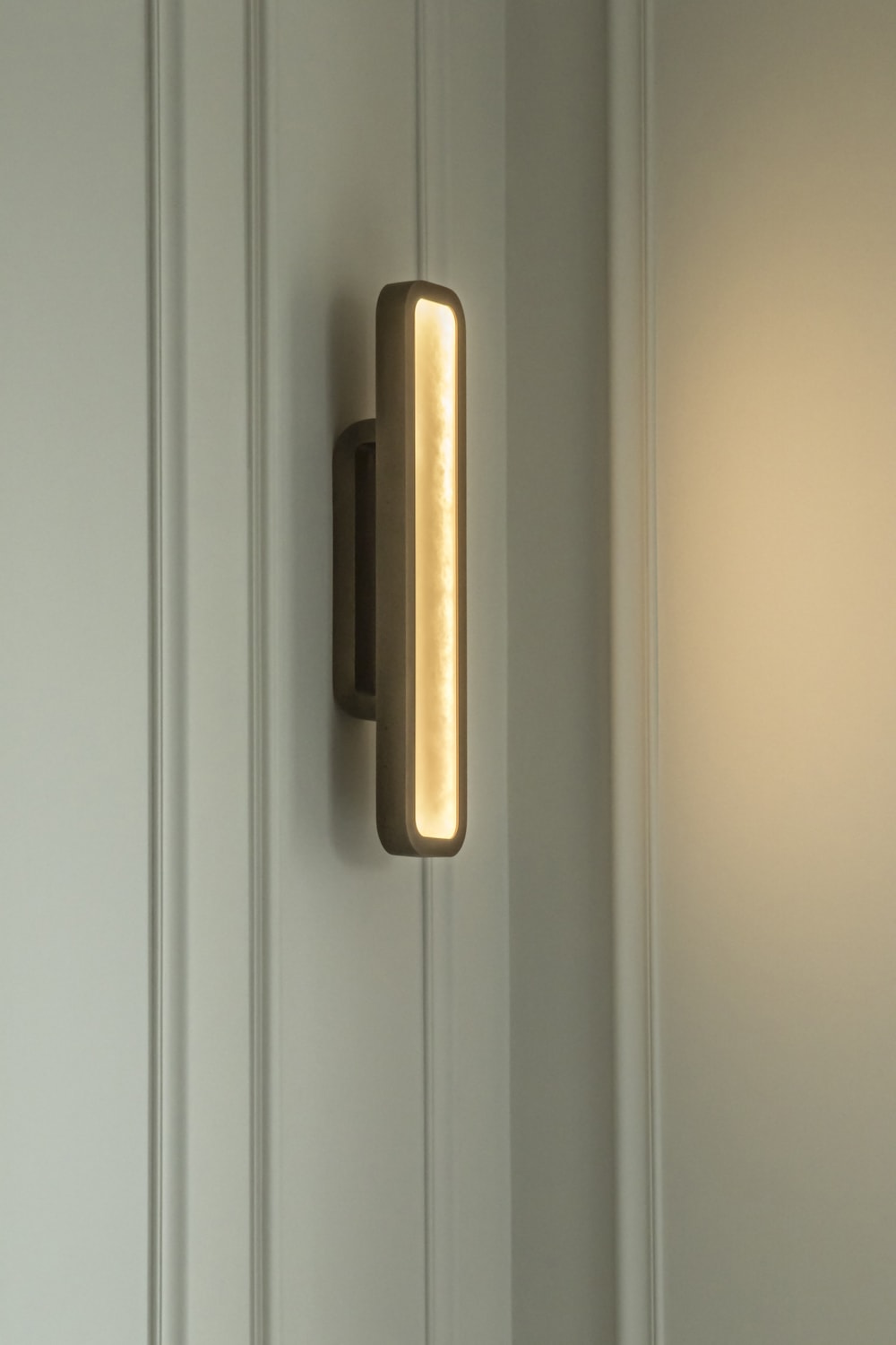 Hublot alabaster wall sconce