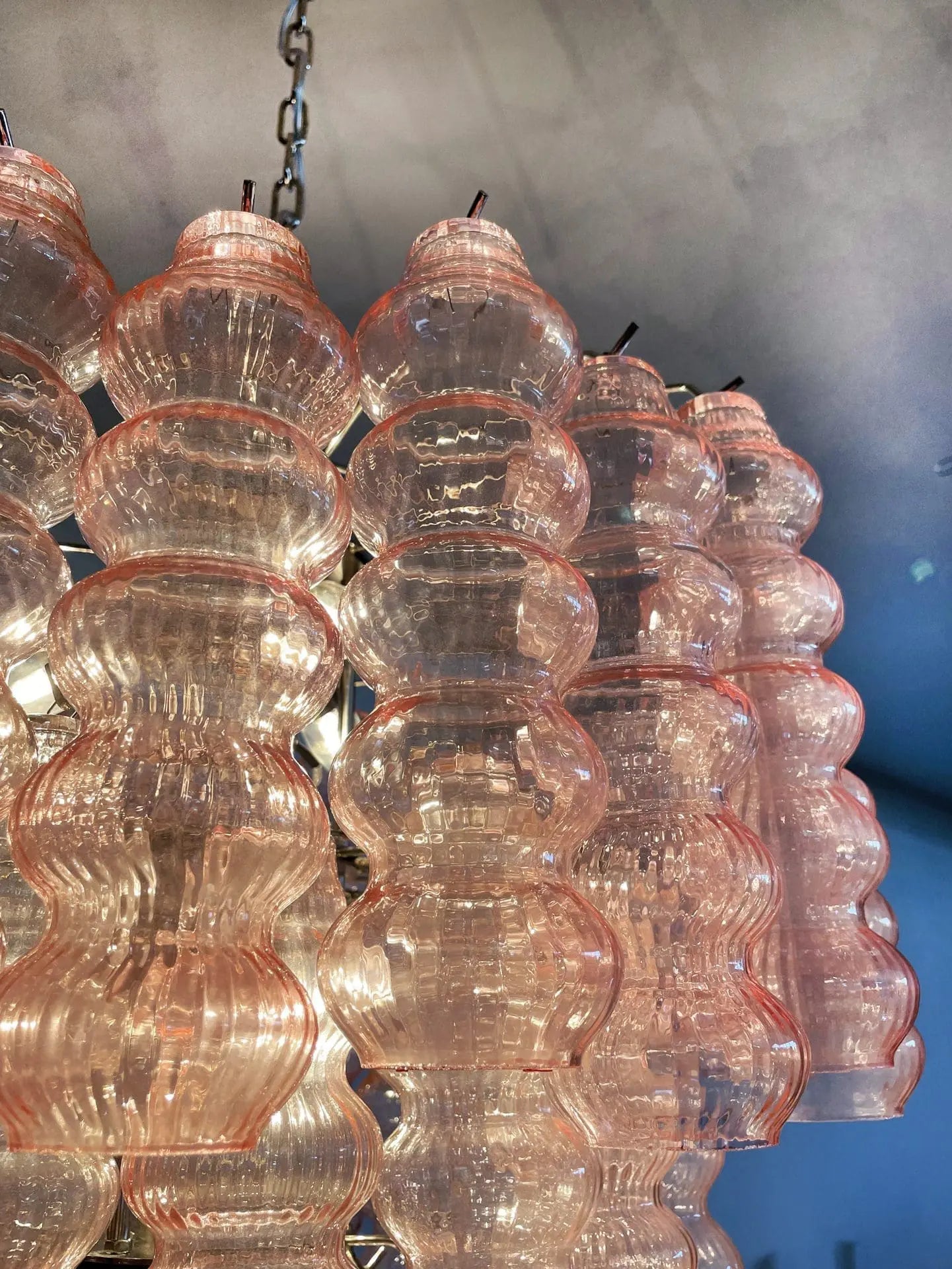 Murano Chandelier – Curva – Rosa – 48 tubes