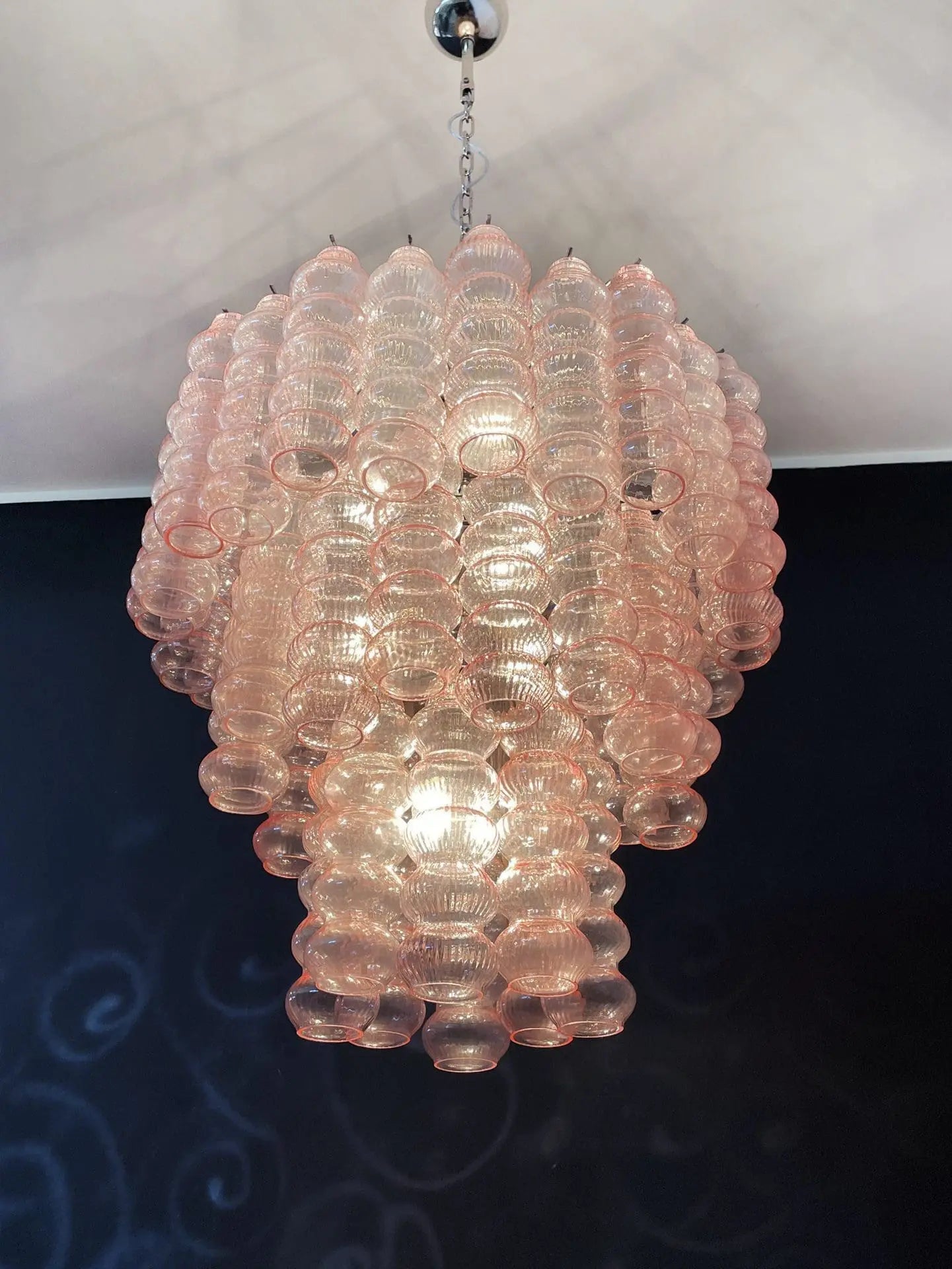 Murano Chandelier – Curva – Rosa – 48 tubes