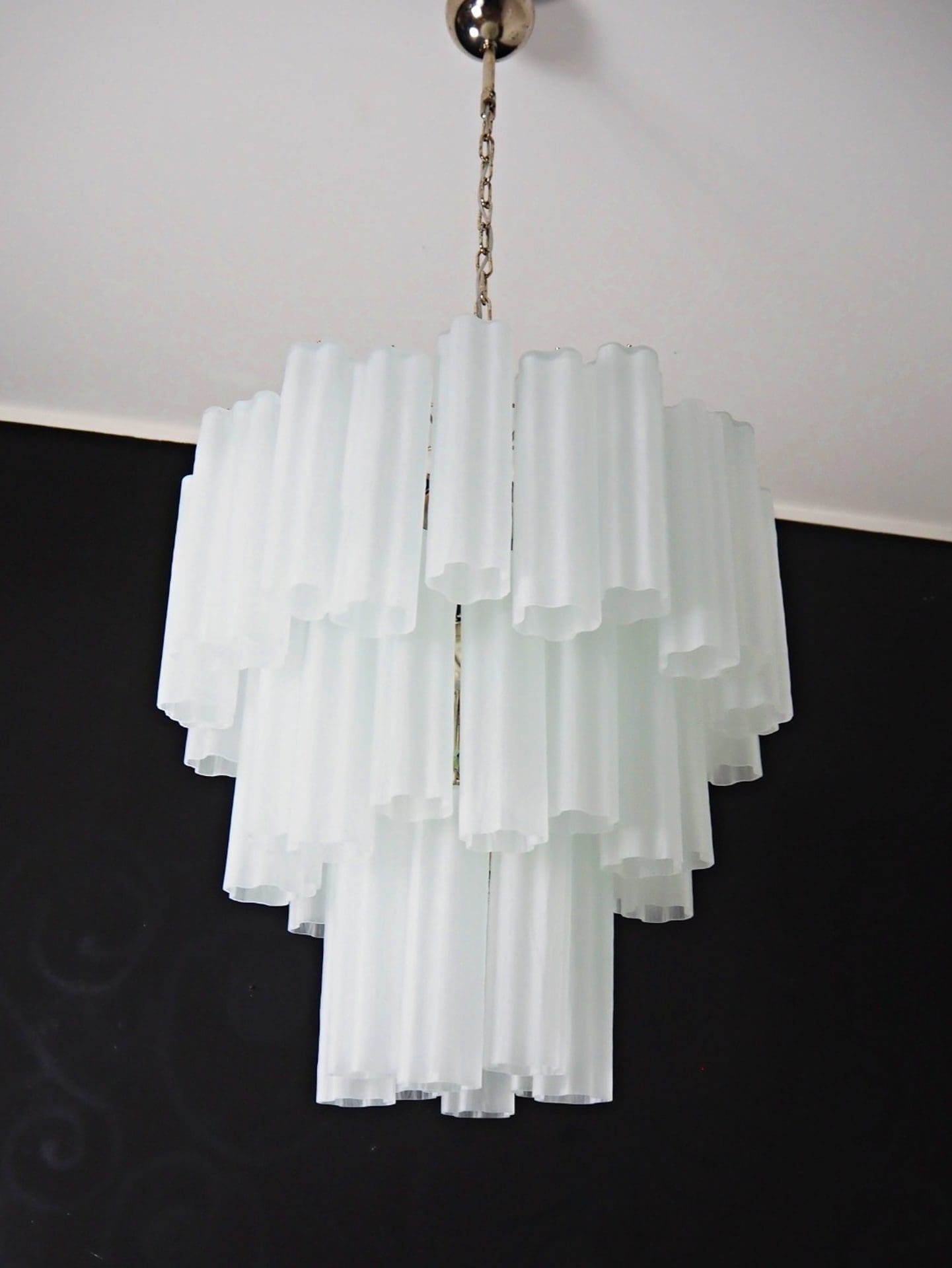 Murano Chandelier – 48 tubes – matte white