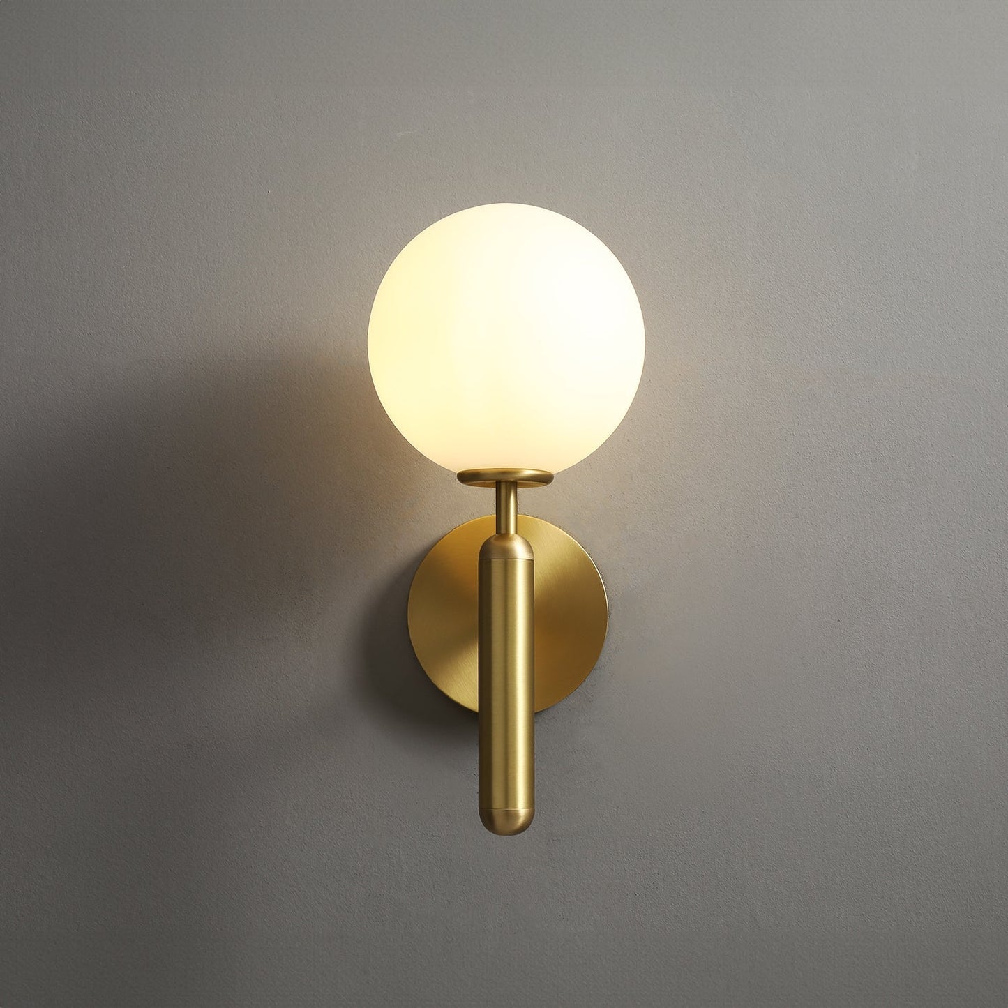 Miira Brass Wall Lamp