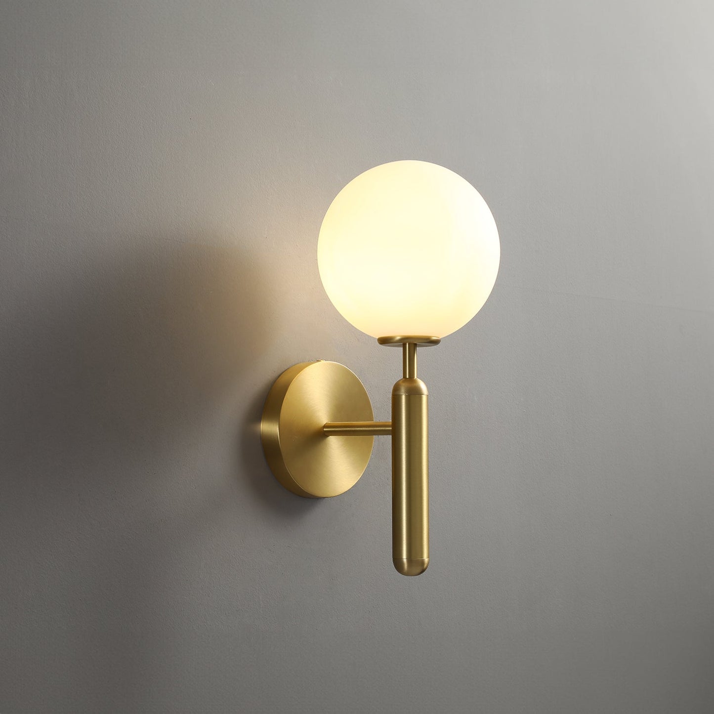 Miira Brass Wall Lamp