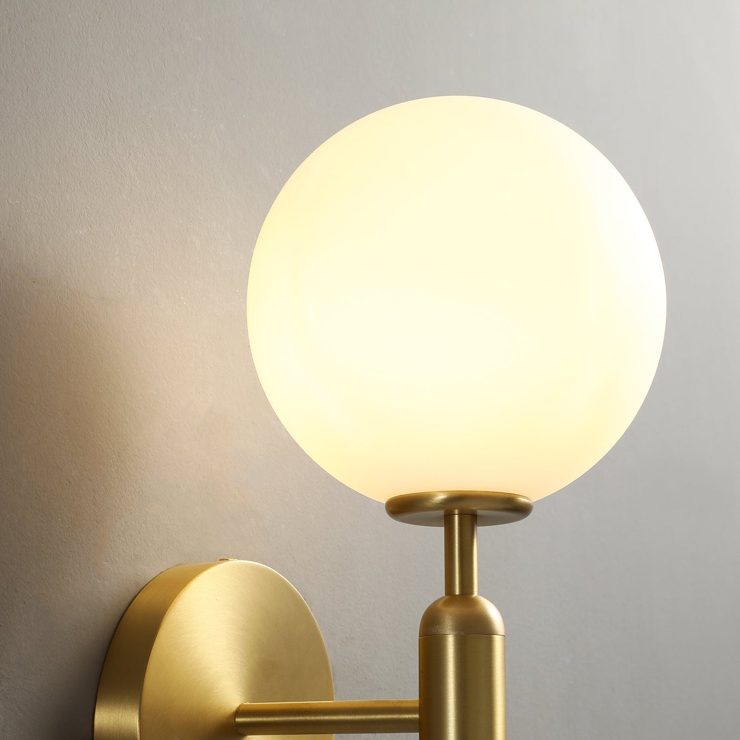 Miira Brass Wall Lamp