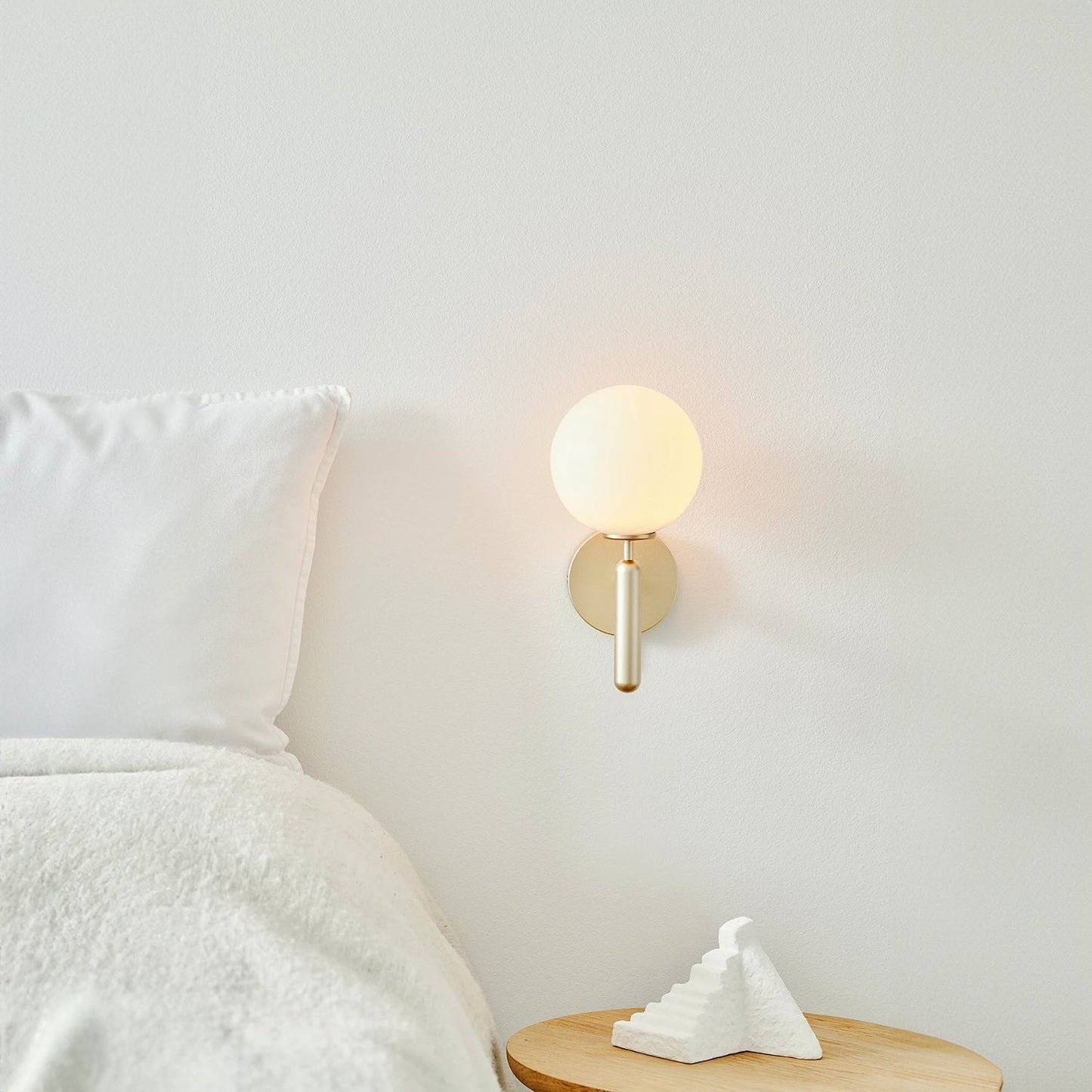 Miira Brass Wall Lamp