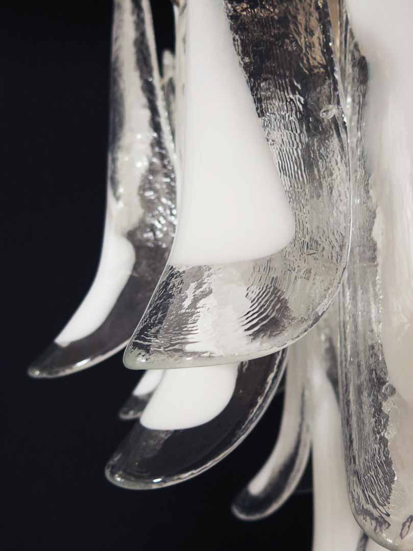 Murano Chandelier – 26 petals – White