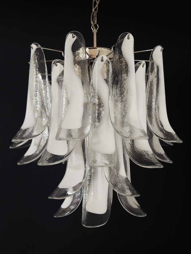 Murano Chandelier – 26 petals – White