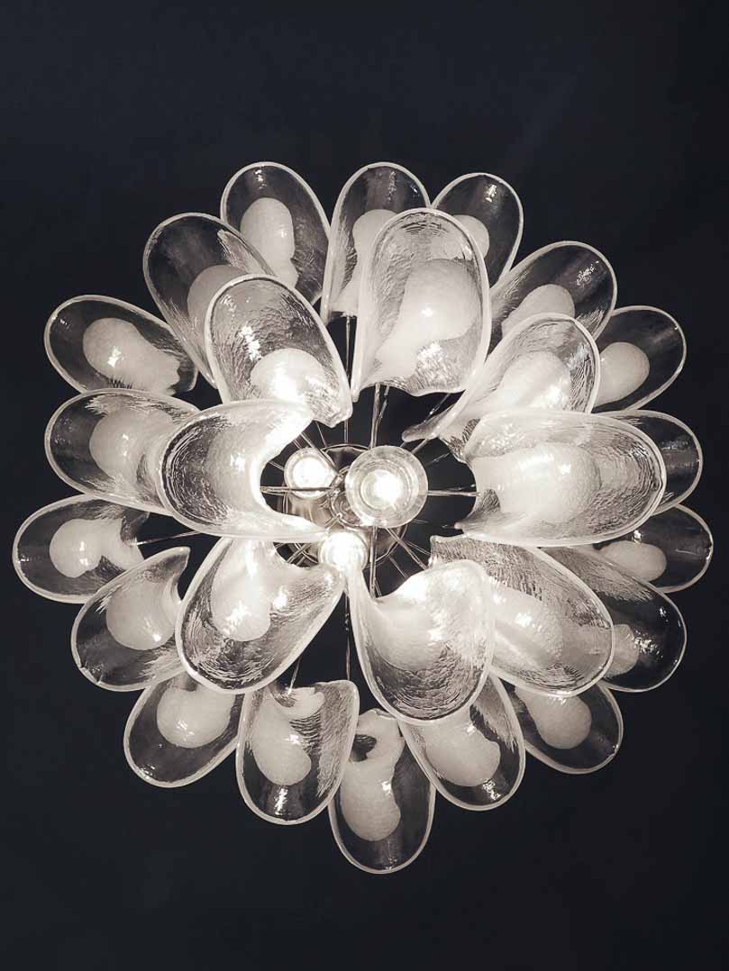 Murano Chandelier – 26 petals – White