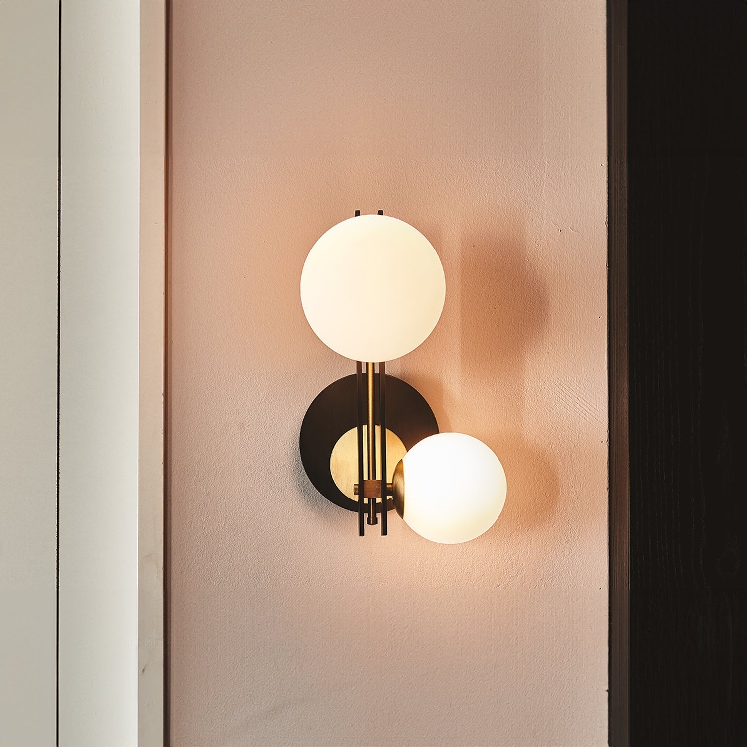 Planeta Wall Lamp
